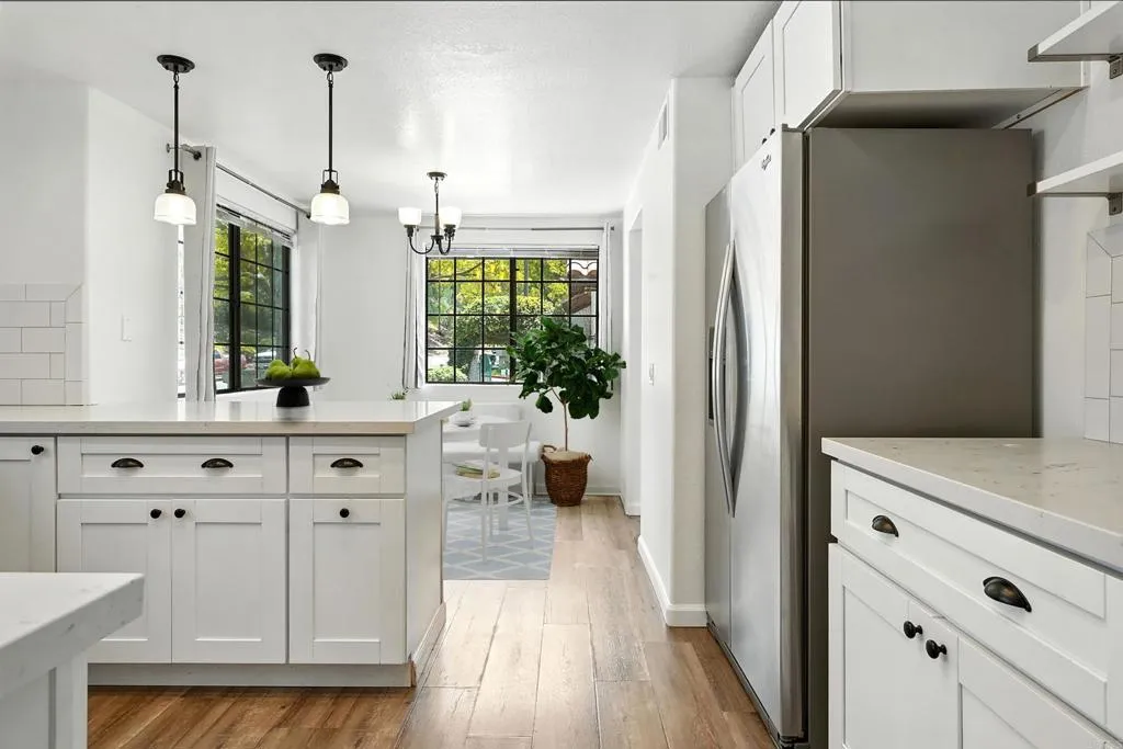 https://cdn.realtyfeed.com/cdn/127/306529161/f36fce3dc7c88cc1d93cb61966fba418.webp