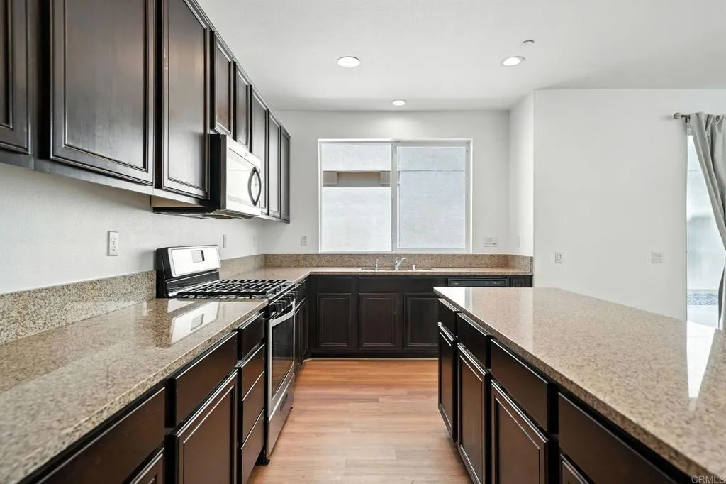 https://cdn.realtyfeed.com/cdn/127/306529167/39e9fc531712b0b8c27e0f6ac817d1b6.webp