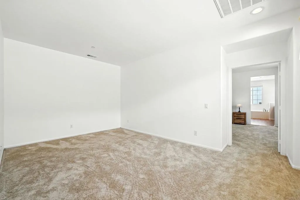 https://cdn.realtyfeed.com/cdn/127/306529167/40f71dac7a7fc2f9f34caf976ae9f1e6.webp