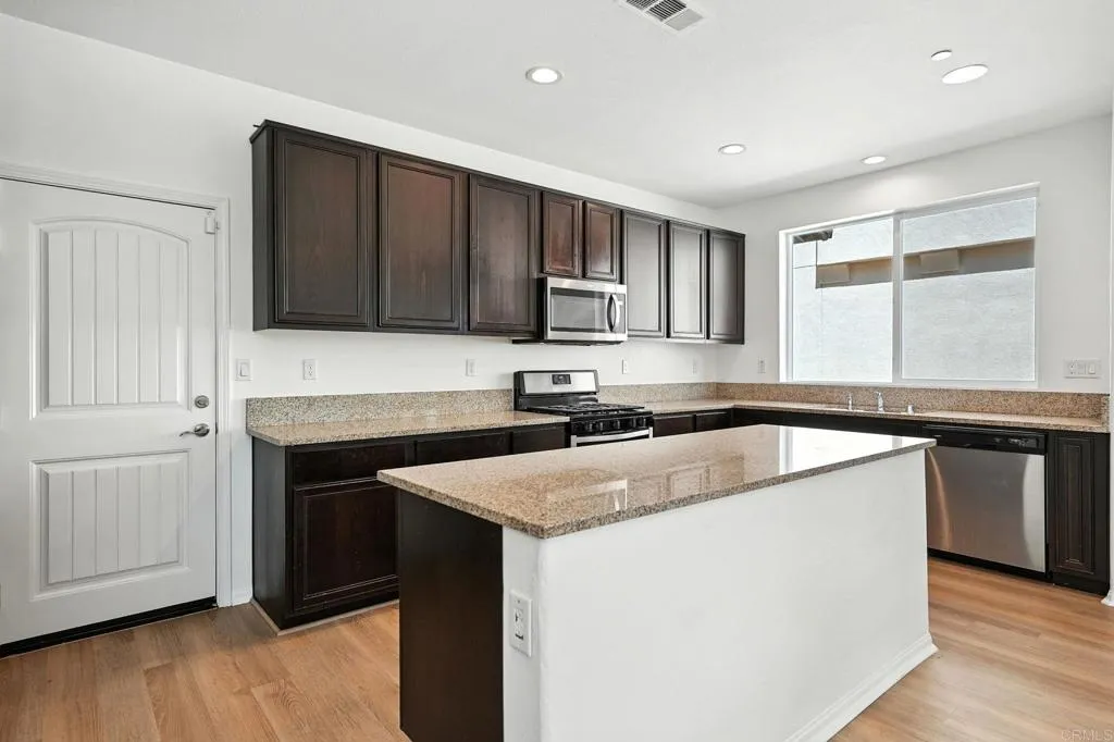 https://cdn.realtyfeed.com/cdn/127/306529167/42cec78ced3a74b1f85b1e1eb27a24f4.webp