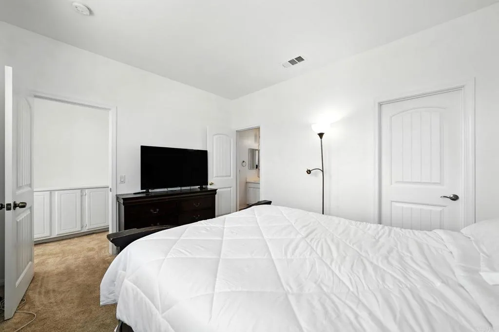 https://cdn.realtyfeed.com/cdn/127/306529167/7517ac5db88c2424d21da6813c7a49cb.webp