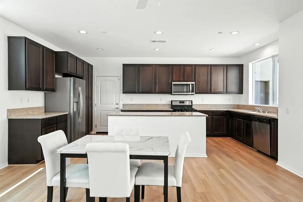 https://cdn.realtyfeed.com/cdn/127/306529167/a6159c65c588a89ed546cdcc07b4c7aa.webp