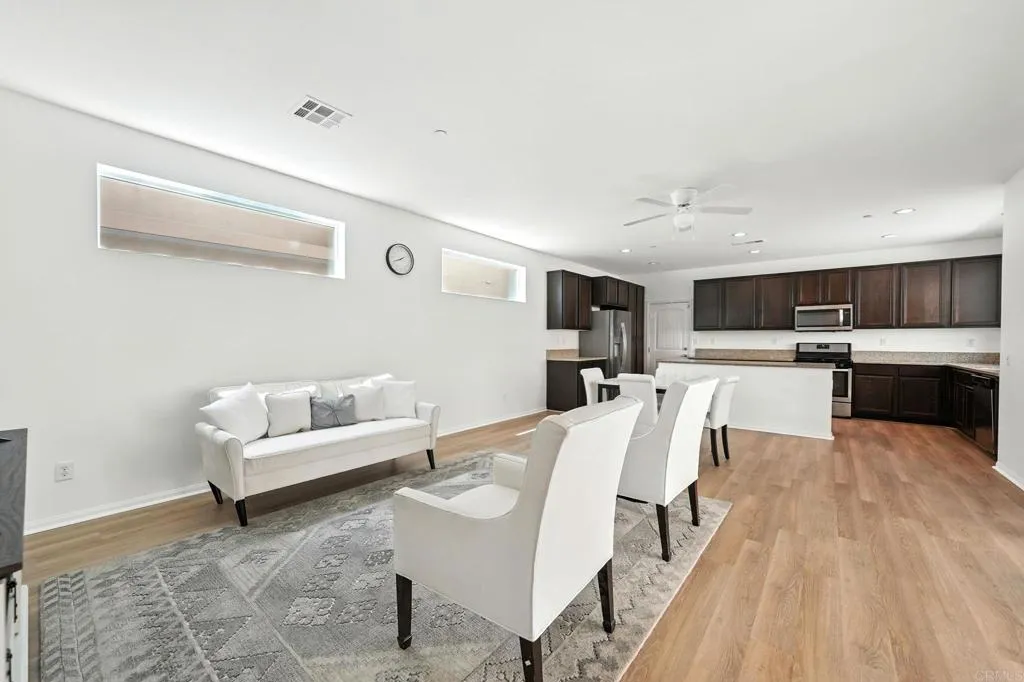 https://cdn.realtyfeed.com/cdn/127/306529167/c6c6f1241128a205109729a691be9ed9.webp