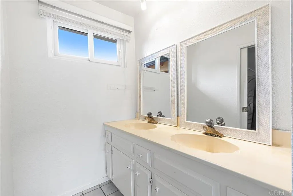 https://cdn.realtyfeed.com/cdn/127/306529178/1bb85e4d6af3b4add4b3cebeb2a2fdaa.webp