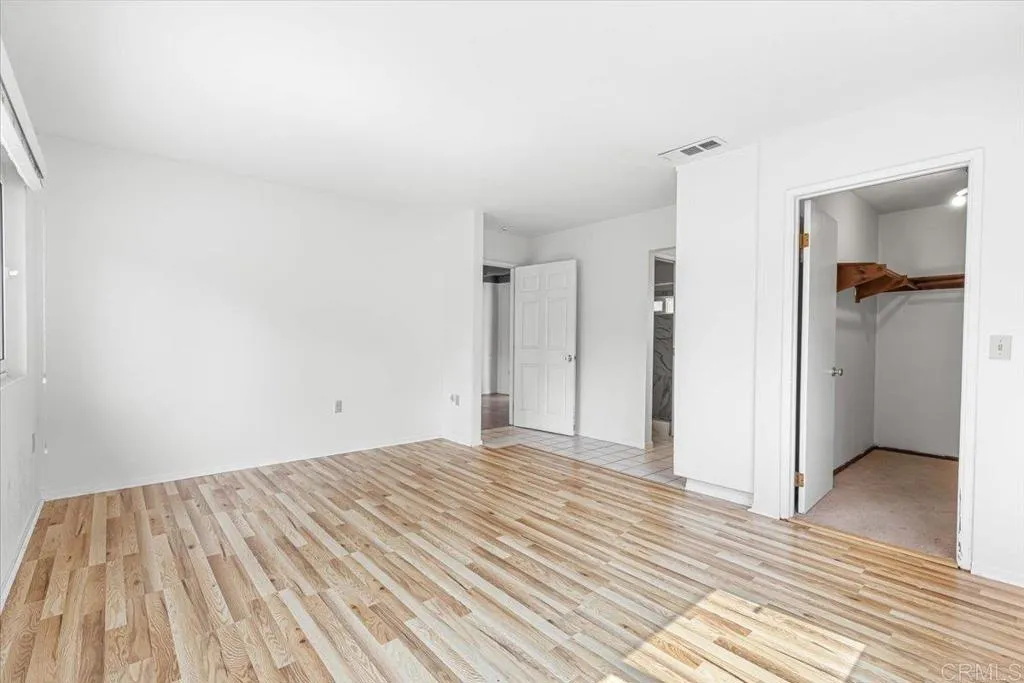 https://cdn.realtyfeed.com/cdn/127/306529178/4c4fdd4957f256dc2e6f7794f98e1887.webp