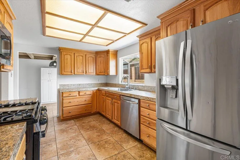 https://cdn.realtyfeed.com/cdn/127/306529178/638e14ebcc3c1a8cbd83a7baf6fabf11.webp