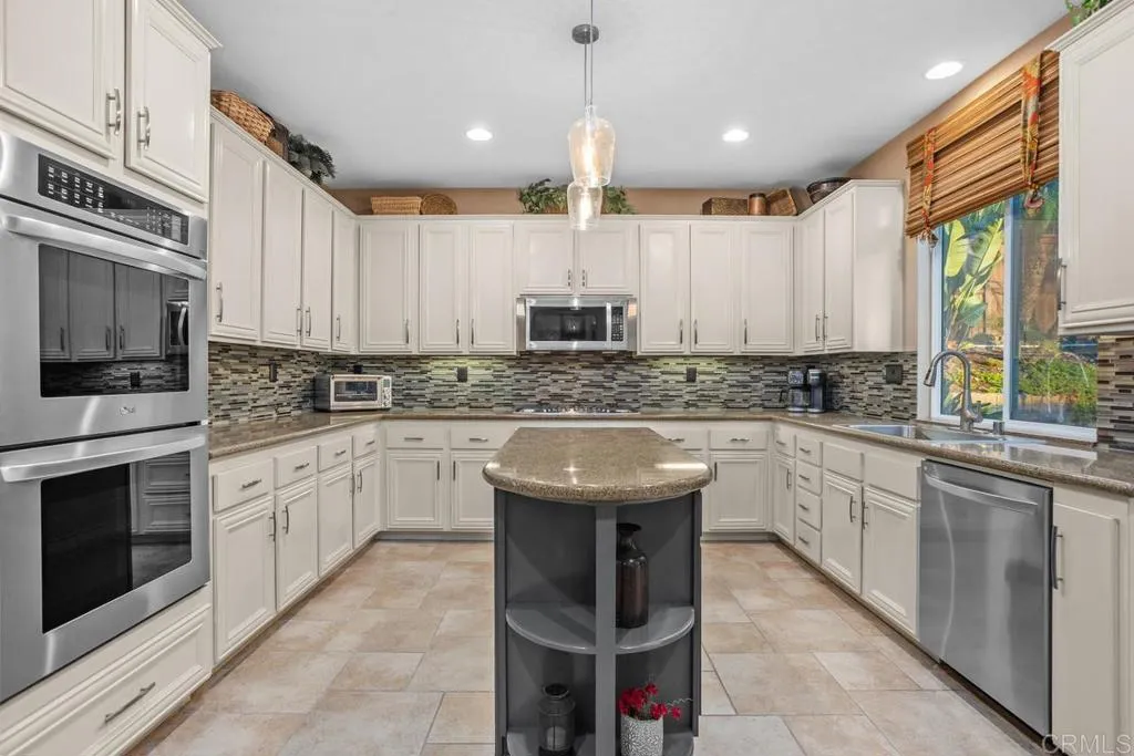 https://cdn.realtyfeed.com/cdn/127/306529220/01cc1bba264cf0bee340e75c9bf69322.webp