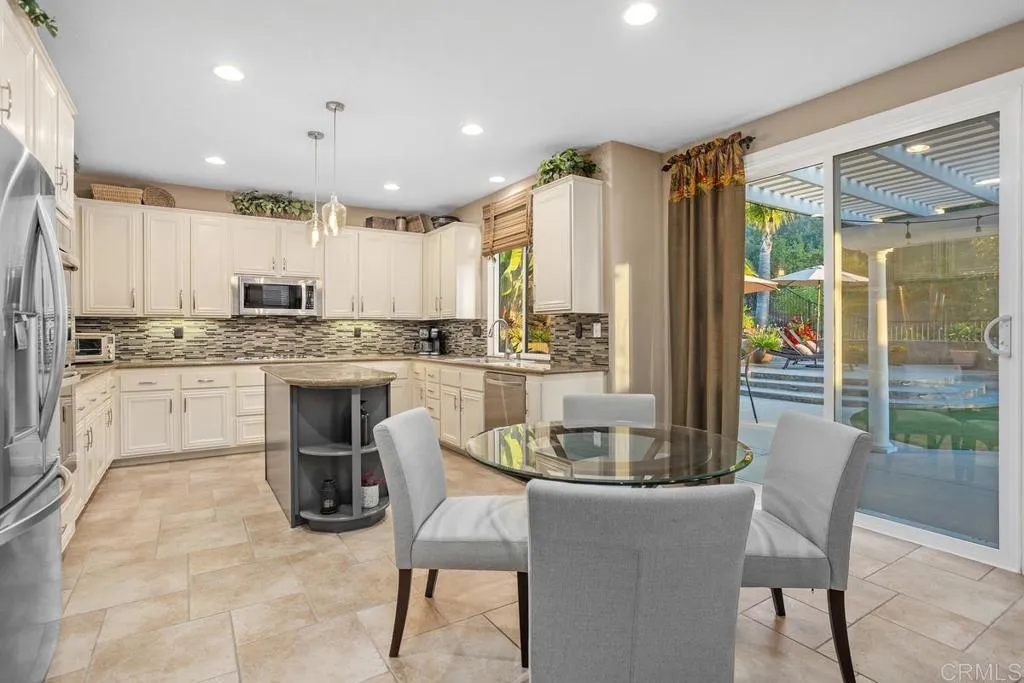 https://cdn.realtyfeed.com/cdn/127/306529220/2732c8886af44997a120b2bccee1a42b.webp