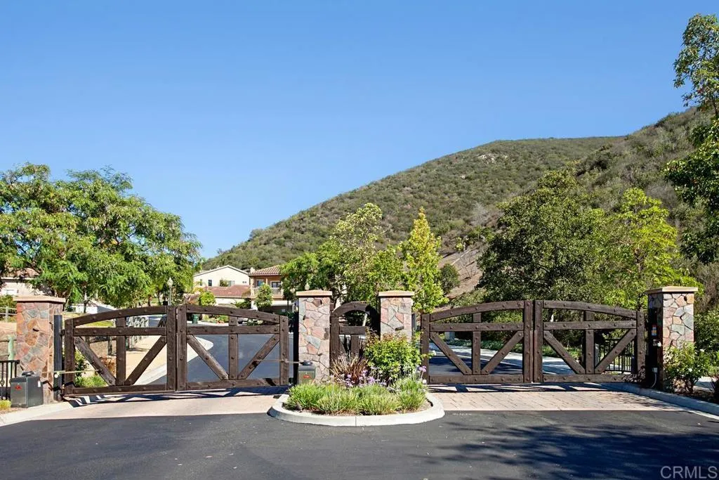 https://cdn.realtyfeed.com/cdn/127/306529220/35f551ef7293df72805d55c93697a3e0.webp