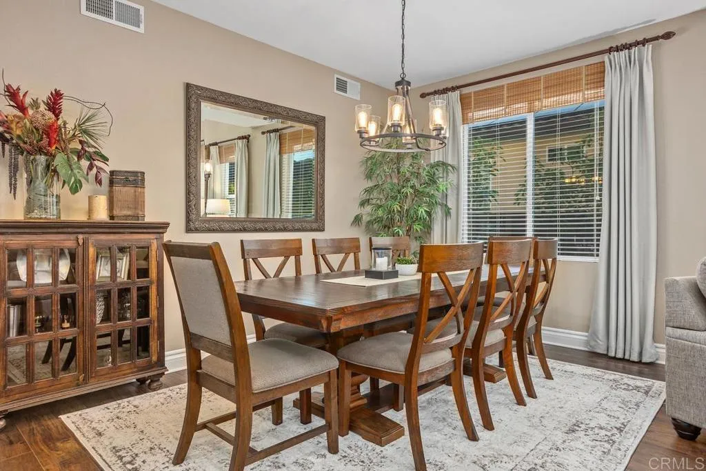 https://cdn.realtyfeed.com/cdn/127/306529220/4cd43a9251b099692d05dfd230b33a2c.webp
