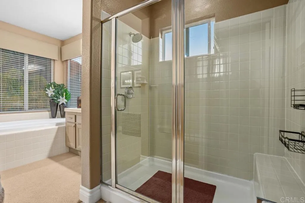 https://cdn.realtyfeed.com/cdn/127/306529220/649b97d848196d6e9bb5500f34f6e0bd.webp