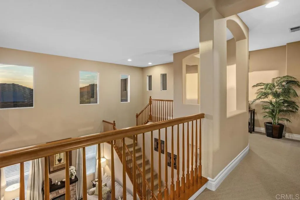 https://cdn.realtyfeed.com/cdn/127/306529220/67c47f2842d562a2230b505a096917c7.webp