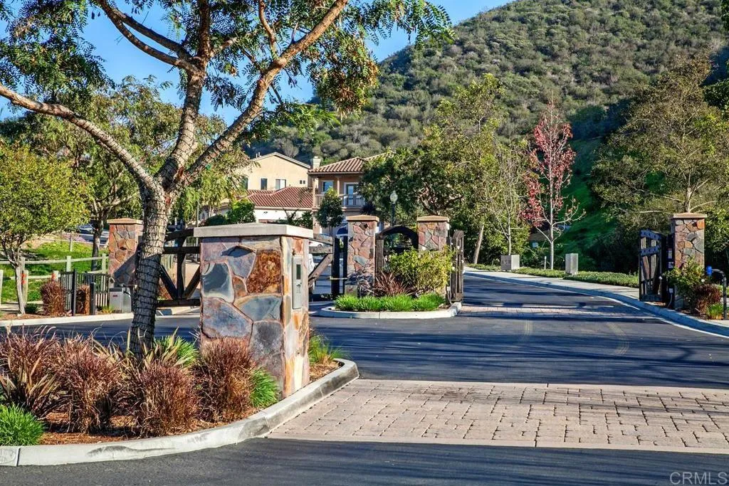 https://cdn.realtyfeed.com/cdn/127/306529220/6aa3a179bf4090f77000135d7125a620.webp