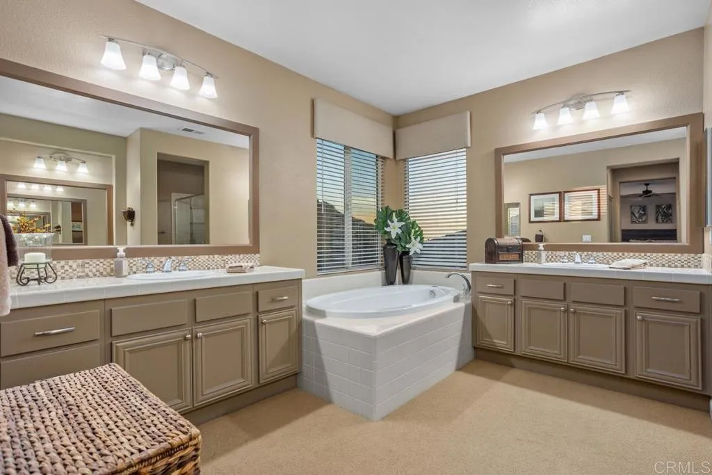 https://cdn.realtyfeed.com/cdn/127/306529220/8863a1f1380ef0152600c0f3d4a41976.webp