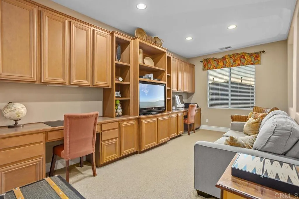 https://cdn.realtyfeed.com/cdn/127/306529220/b07bcacb2c14cbe1ea8f1f384168de03.webp