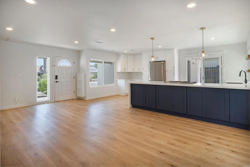 https://cdn.realtyfeed.com/cdn/127/306529248/0d9f7ef8ed4cfb4ae7edfdbab81a4290.webp