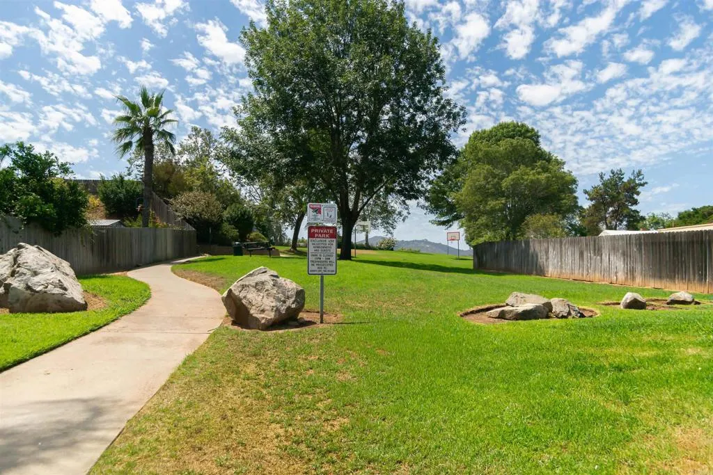 https://cdn.realtyfeed.com/cdn/127/306529248/9669c77a8106bdf356922d108161208c.webp