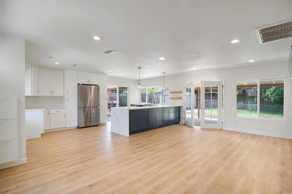 https://cdn.realtyfeed.com/cdn/127/306529248/9be19e6d0981d1ab5a8236b6638ddaf1.webp