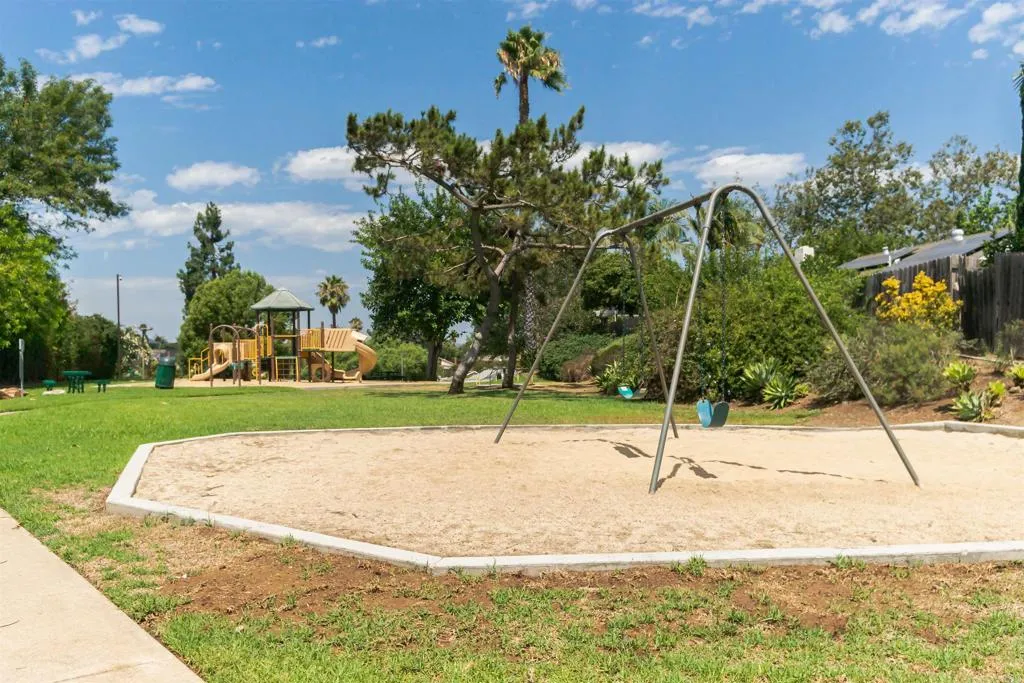 https://cdn.realtyfeed.com/cdn/127/306529248/a1f051f97e0ac4b125e76ab2356577a6.webp