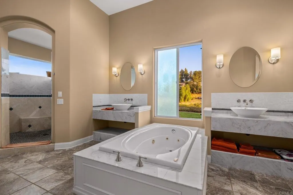 https://cdn.realtyfeed.com/cdn/127/306529262/0cfe0685ac46d536d47319a0681167a0.webp