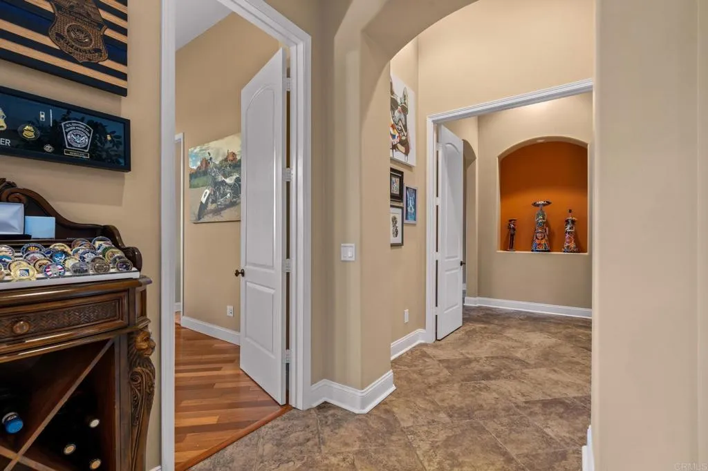 https://cdn.realtyfeed.com/cdn/127/306529262/9445cfdb952f61c7c3f82a1619bcd429.webp
