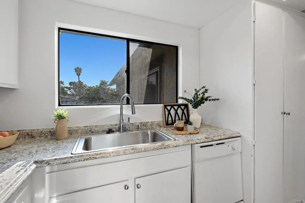 https://cdn.realtyfeed.com/cdn/127/306529264/53c1f46f766cb094f967f1187a3d2624.webp