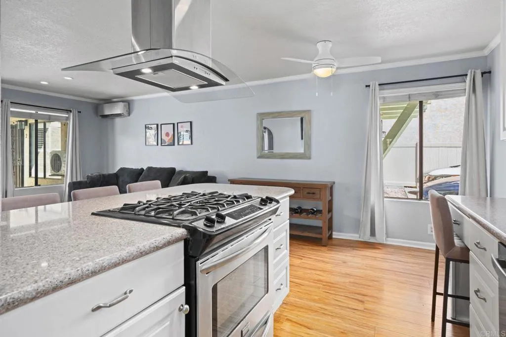 https://cdn.realtyfeed.com/cdn/127/306529300/70bd6f825f98971cc33faf4e0b26591e.webp