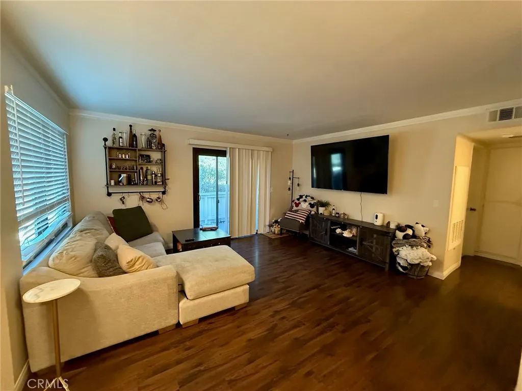 21203 Trumpet Drive Unit 103, Newhall, CA 91321 - Photo 4 of 15, Newhall, CA