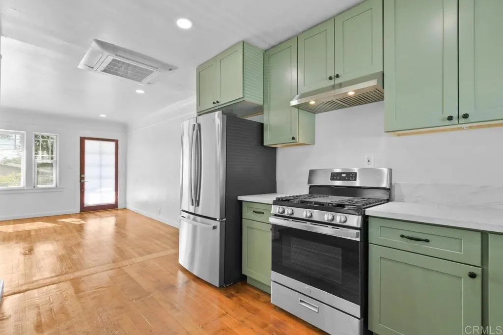 https://cdn.realtyfeed.com/cdn/127/306529358/19ac5370c2630ee45574be5f3a88e7c8.webp