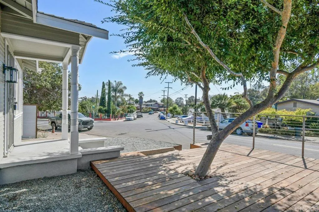 https://cdn.realtyfeed.com/cdn/127/306529358/68fa8f55b75cb0ea12e12127f234fc24.webp
