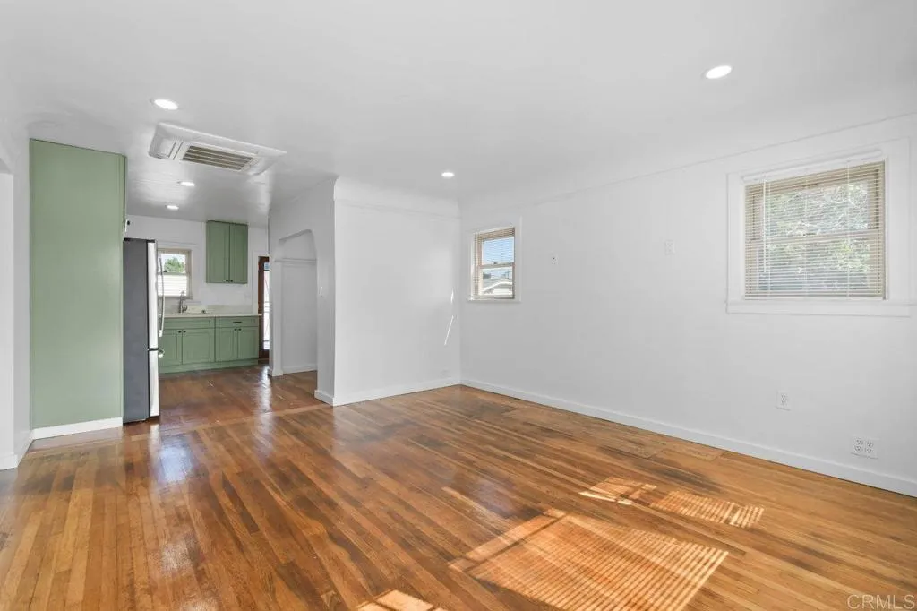 https://cdn.realtyfeed.com/cdn/127/306529358/79a1fa48dc6e2136c1ec8e4b5d6e6dc8.webp
