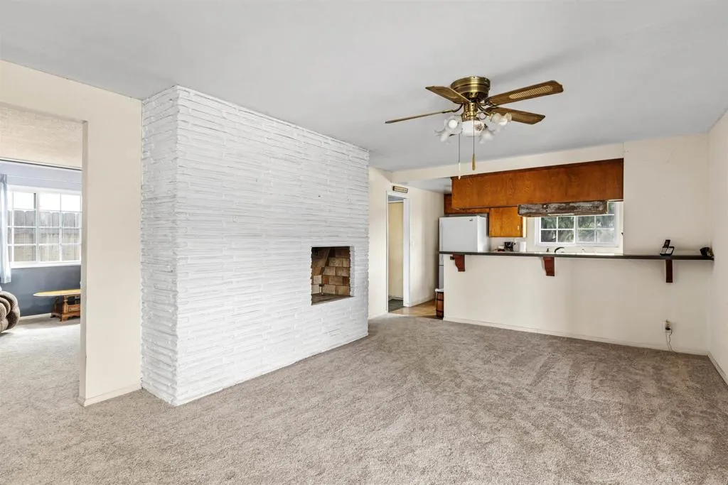 https://cdn.realtyfeed.com/cdn/127/306529371/b13b35e922595df3be7b5f9a10fecc7f.webp