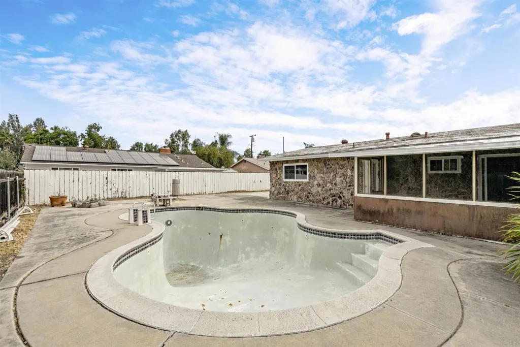 https://cdn.realtyfeed.com/cdn/127/306529371/b2b02ce5a65a3a5a1d038f96a2d0f9de.webp