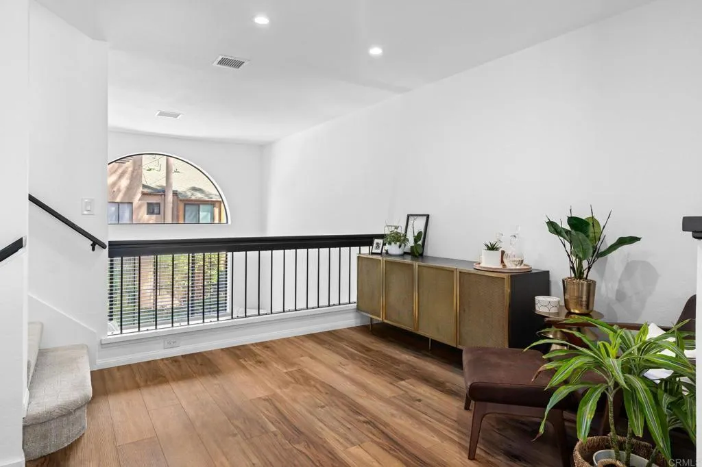 https://cdn.realtyfeed.com/cdn/127/306529428/e3eec88554163a848fea6aeb425e7b77.webp