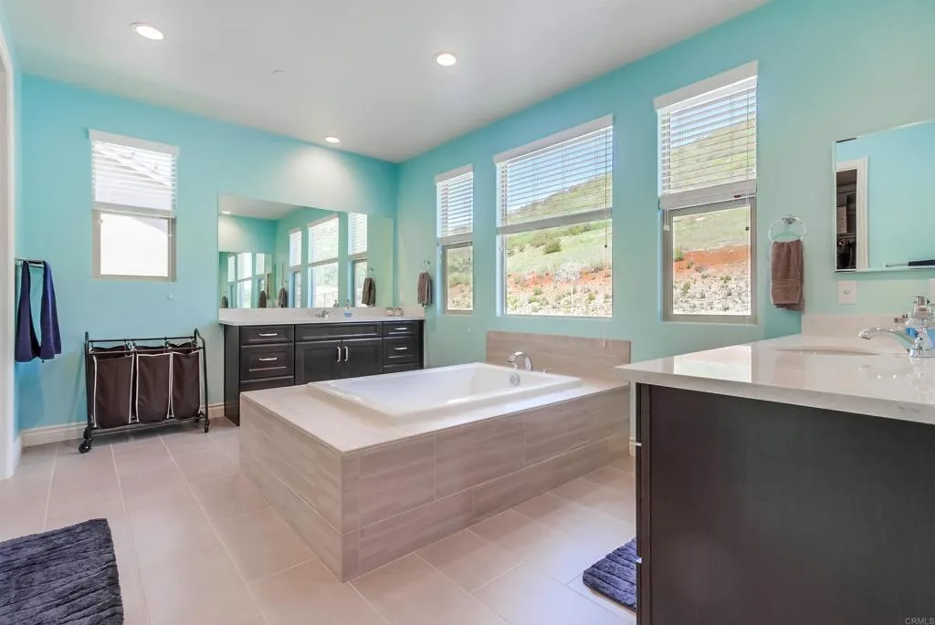 https://cdn.realtyfeed.com/cdn/127/306529442/6d2510f4ca01e93a85be7f1e93412ea5.webp