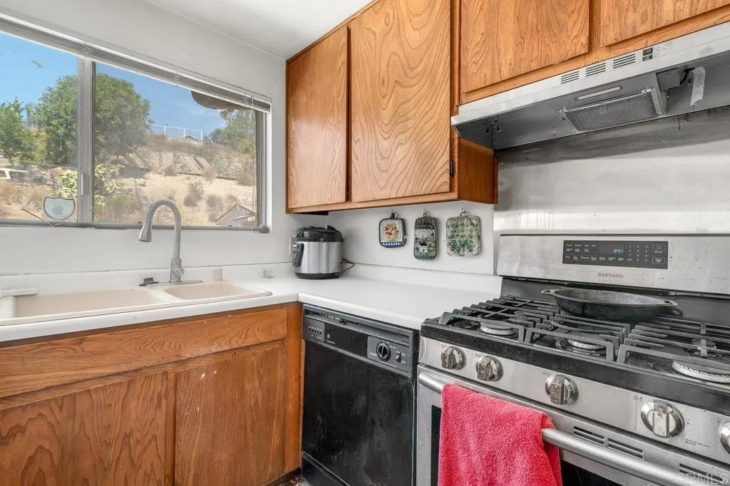 https://cdn.realtyfeed.com/cdn/127/306529452/06f74edd691fe3eb8052cc85157e6733.webp