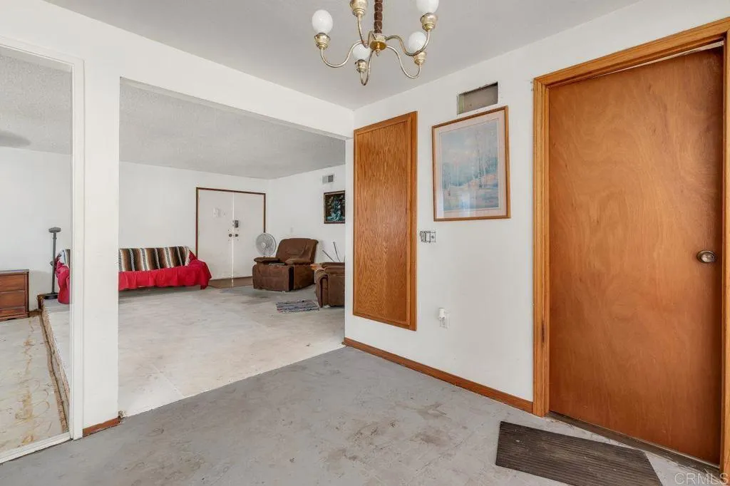 https://cdn.realtyfeed.com/cdn/127/306529452/ec88cceb304ab255d16d9e9223d09b63.webp