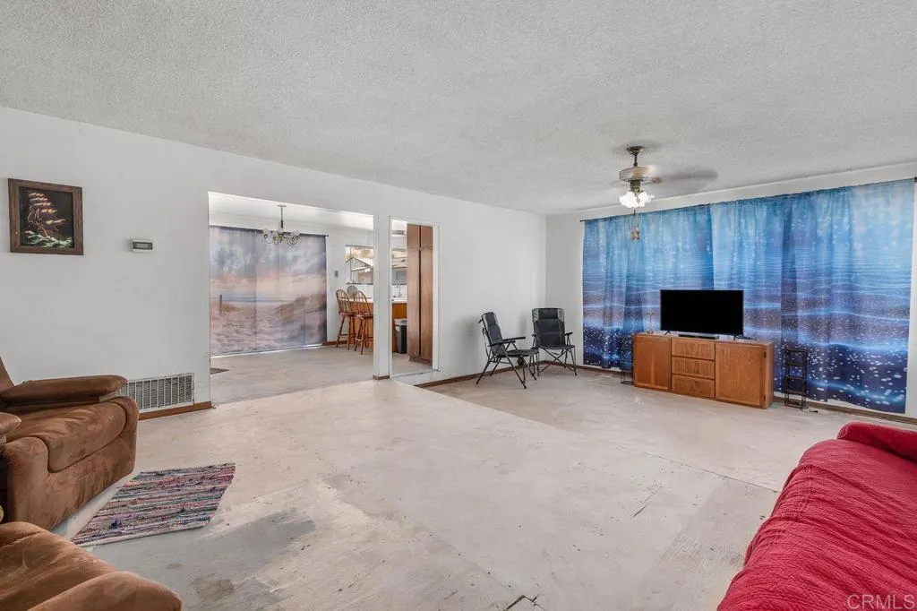 https://cdn.realtyfeed.com/cdn/127/306529452/f0a4a5e05b9f7b3548450a39f6a4f78c.webp