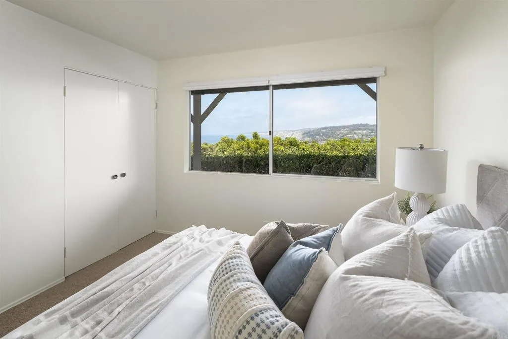 https://cdn.realtyfeed.com/cdn/127/306529501/5deda05b7fe1da2af0135bd23653be5e.webp