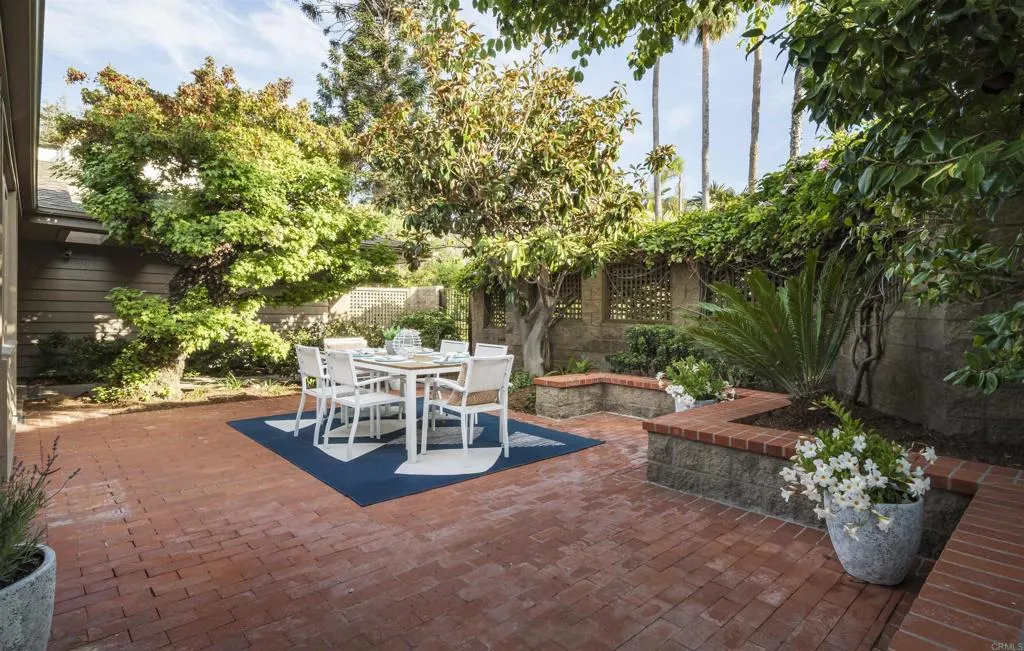 https://cdn.realtyfeed.com/cdn/127/306529501/a76b2aaab1c28ec8f7ccb5f00aa510f2.webp