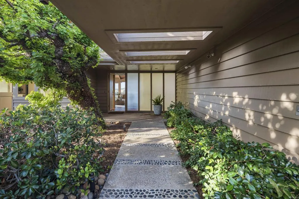 https://cdn.realtyfeed.com/cdn/127/306529501/b6979231c1297a49f88260f8f9b3dea0.webp