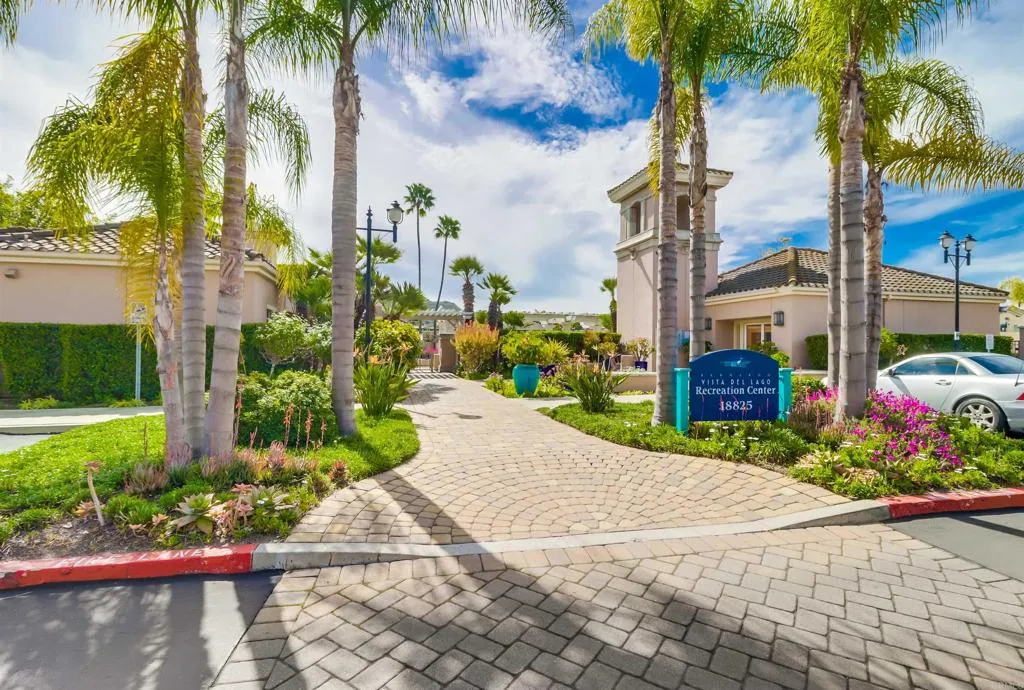 https://cdn.realtyfeed.com/cdn/127/306529611/64dbefd9473157f036e2d329b1511ebf.webp