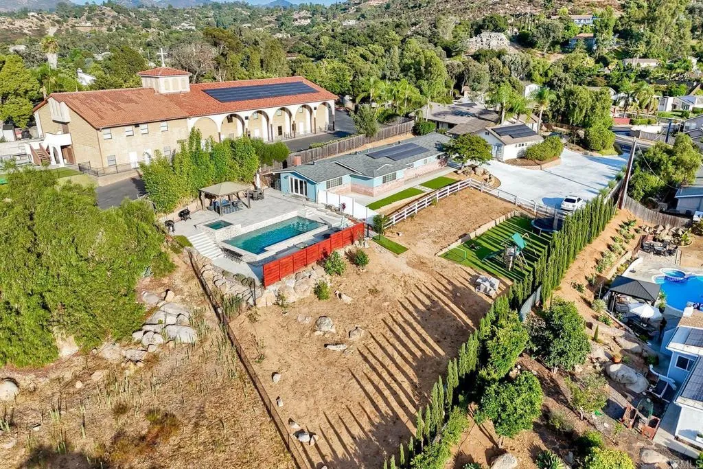 https://cdn.realtyfeed.com/cdn/127/306529623/09311c9f083ea861cd2f6b694212bb64.webp
