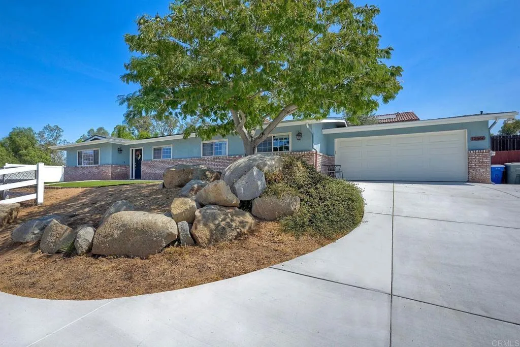 https://cdn.realtyfeed.com/cdn/127/306529623/1c36dab3e62172813e78bee1941b7701.webp
