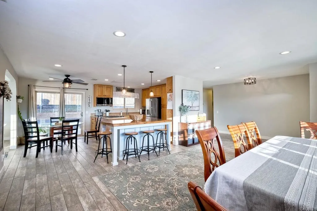 https://cdn.realtyfeed.com/cdn/127/306529623/a420853f388defbd8682fe59205ba87c.webp