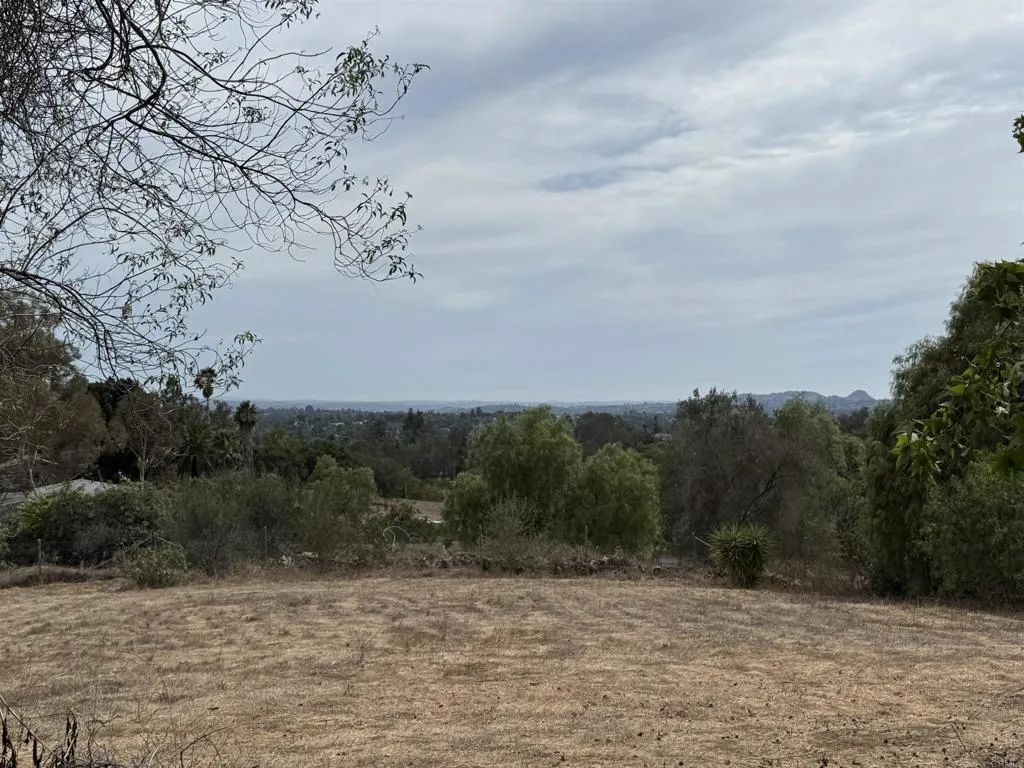 https://cdn.realtyfeed.com/cdn/127/306529673/353d51761e3c1deff57483dce5a53034.webp