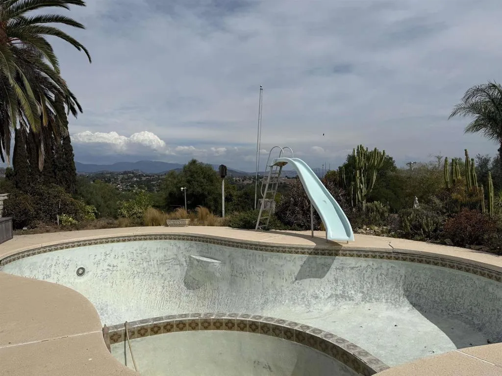 https://cdn.realtyfeed.com/cdn/127/306529673/6065df8baa58745593f88cdf4f8e883b.webp
