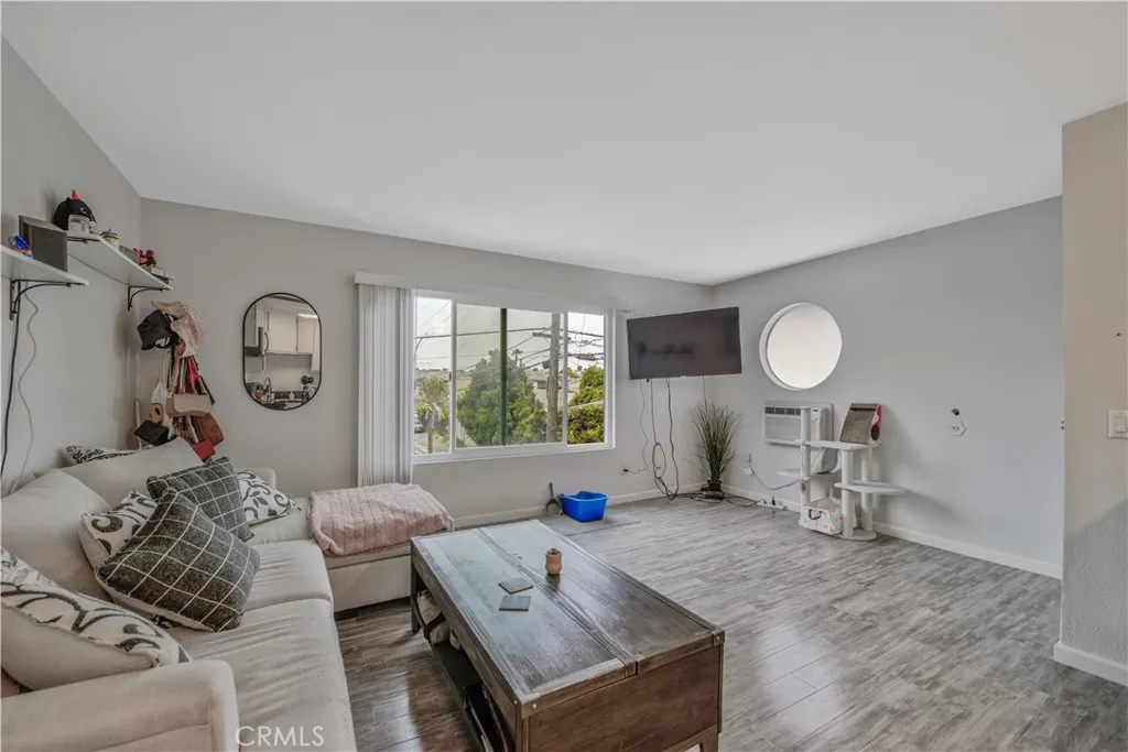 https://cdn.realtyfeed.com/cdn/127/306529678/8ad4505cc9fe49da84ccd16a377ce957.webp