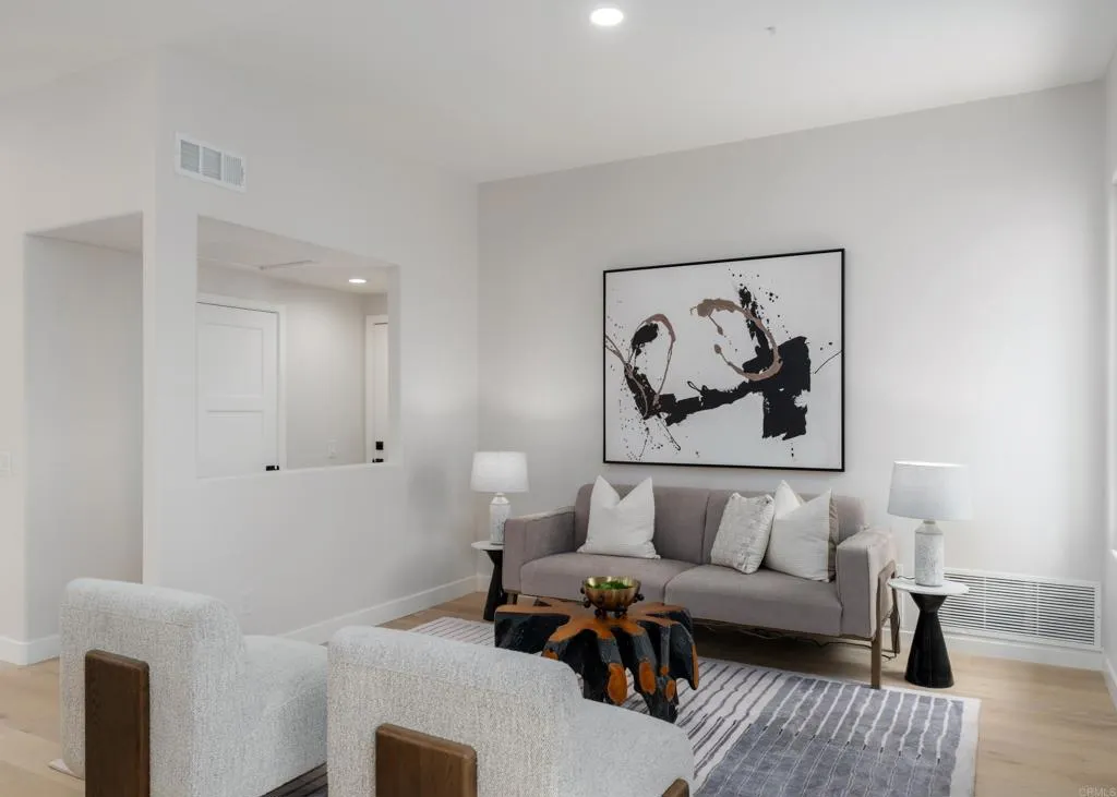 https://cdn.realtyfeed.com/cdn/127/306529742/2027b30838017e9954aece70ae673145.webp