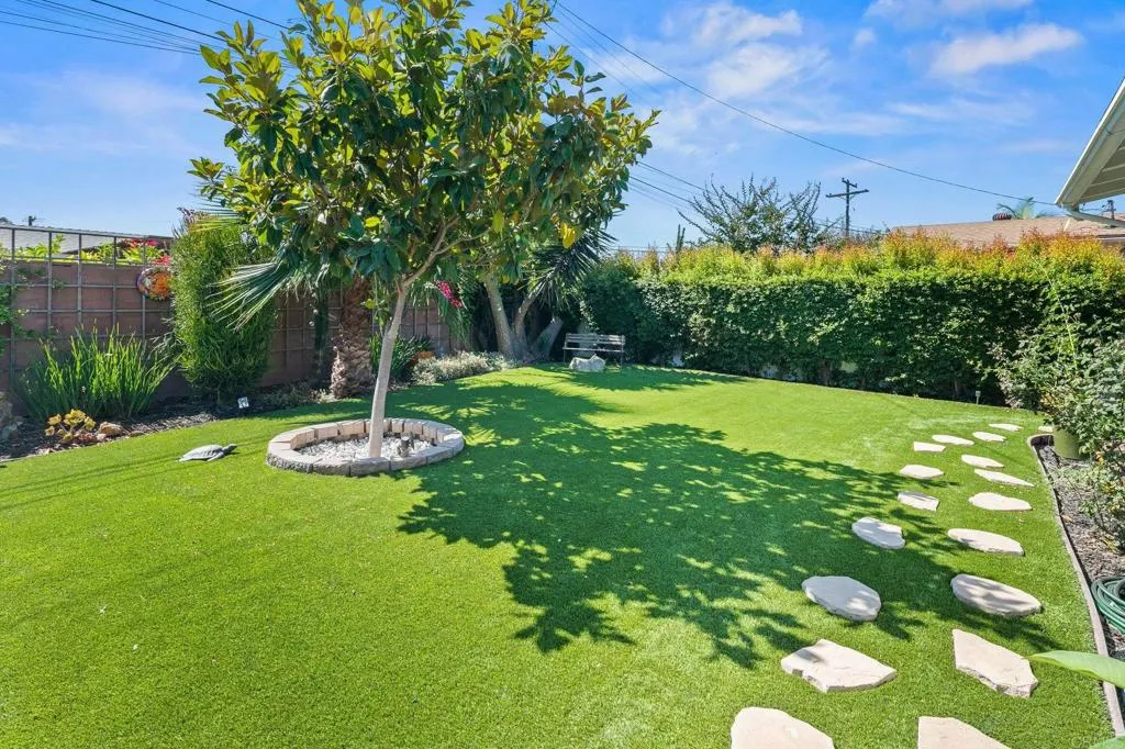 https://cdn.realtyfeed.com/cdn/127/306529745/af81d758124f2483f38976a54850e769.webp